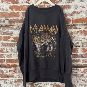 Abercrombie & Fitch Soft Collection Def Leppard Graphic Sweatshirt Small